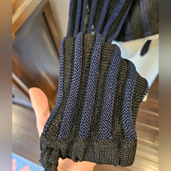 Aritzia Babaton Size XS Black Blue Striped Viscose Cropped Drop Shoulder Sweater - Picture 5 of 12